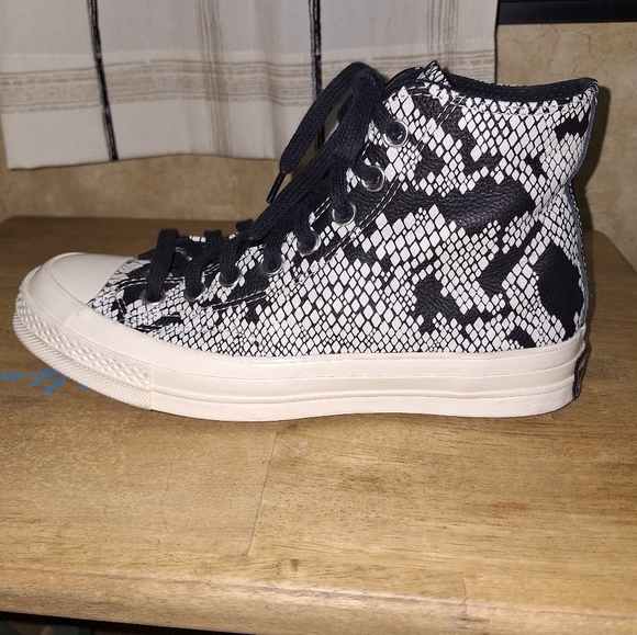 Converse Chuck Taylor Digital Daze Python Print High-Top Sneakers In A Size 8.5. - Picture 7 of 9